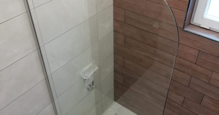 8-10 mm Seramik üzeri Walk In Cam Duşakabin